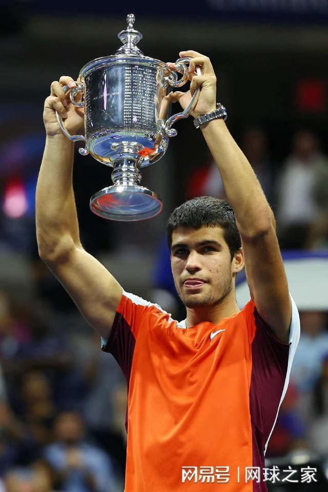 上半场结束 上半场结束