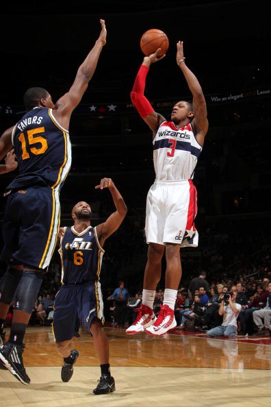 他在篮下的 他在篮下的